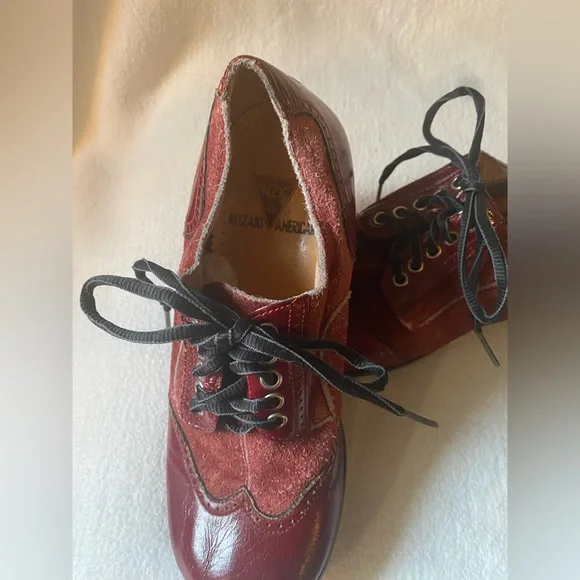 Cranberry leather Vintage Lace-Up saddle shoes - Picture 2 of 6